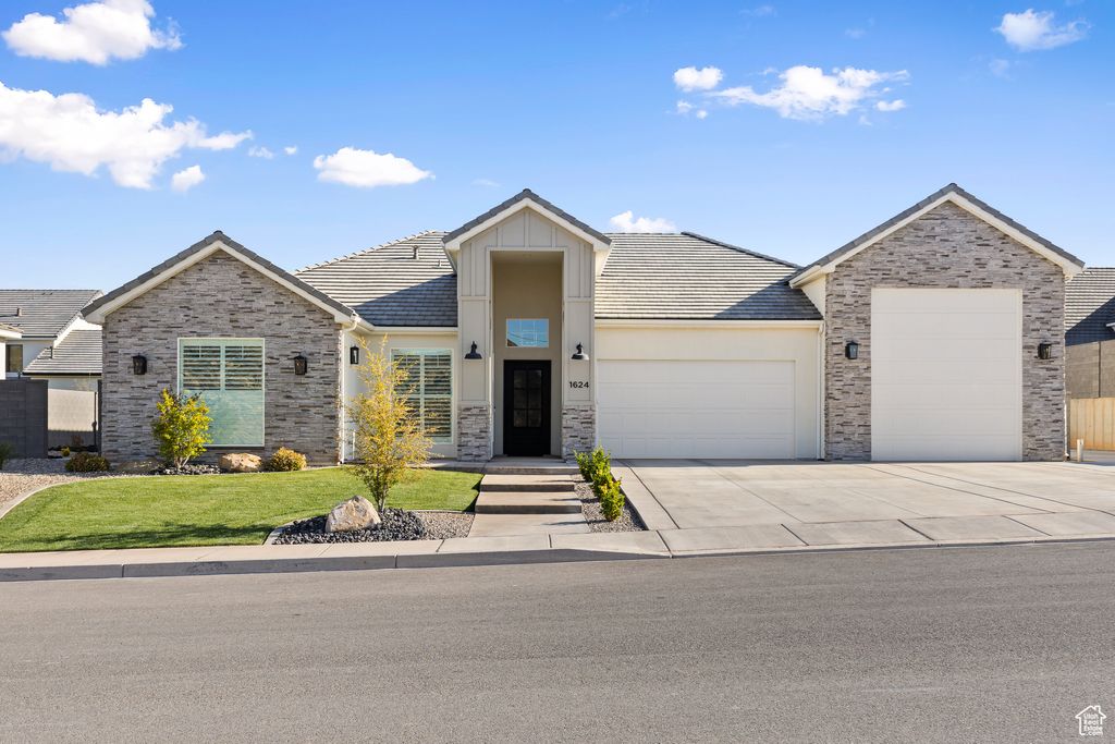 Photo of 1624 W CHANDLER DR, Saint George, UT 84770 (MLS # 2119797)