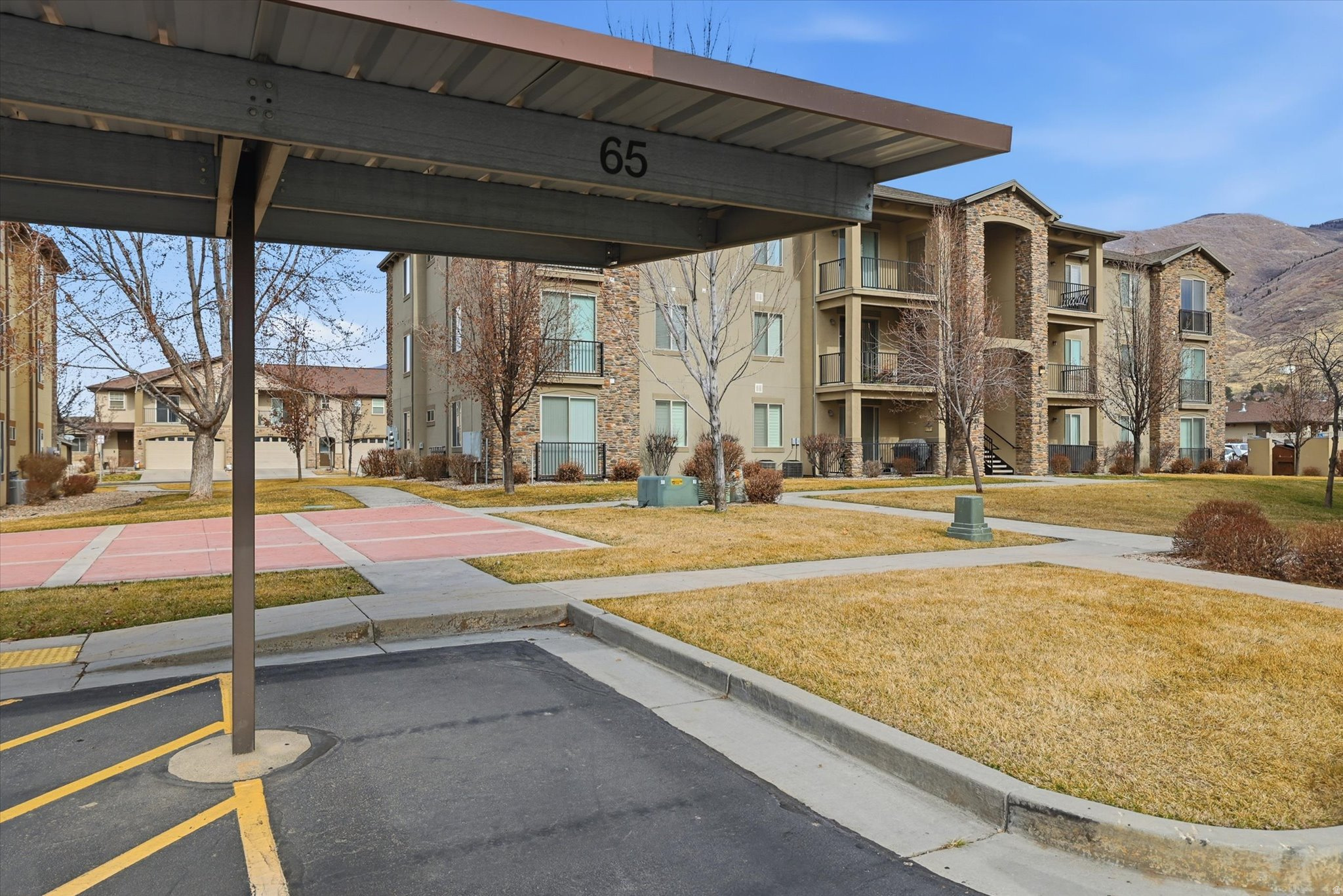 PINEAE VILLAGE - Residential