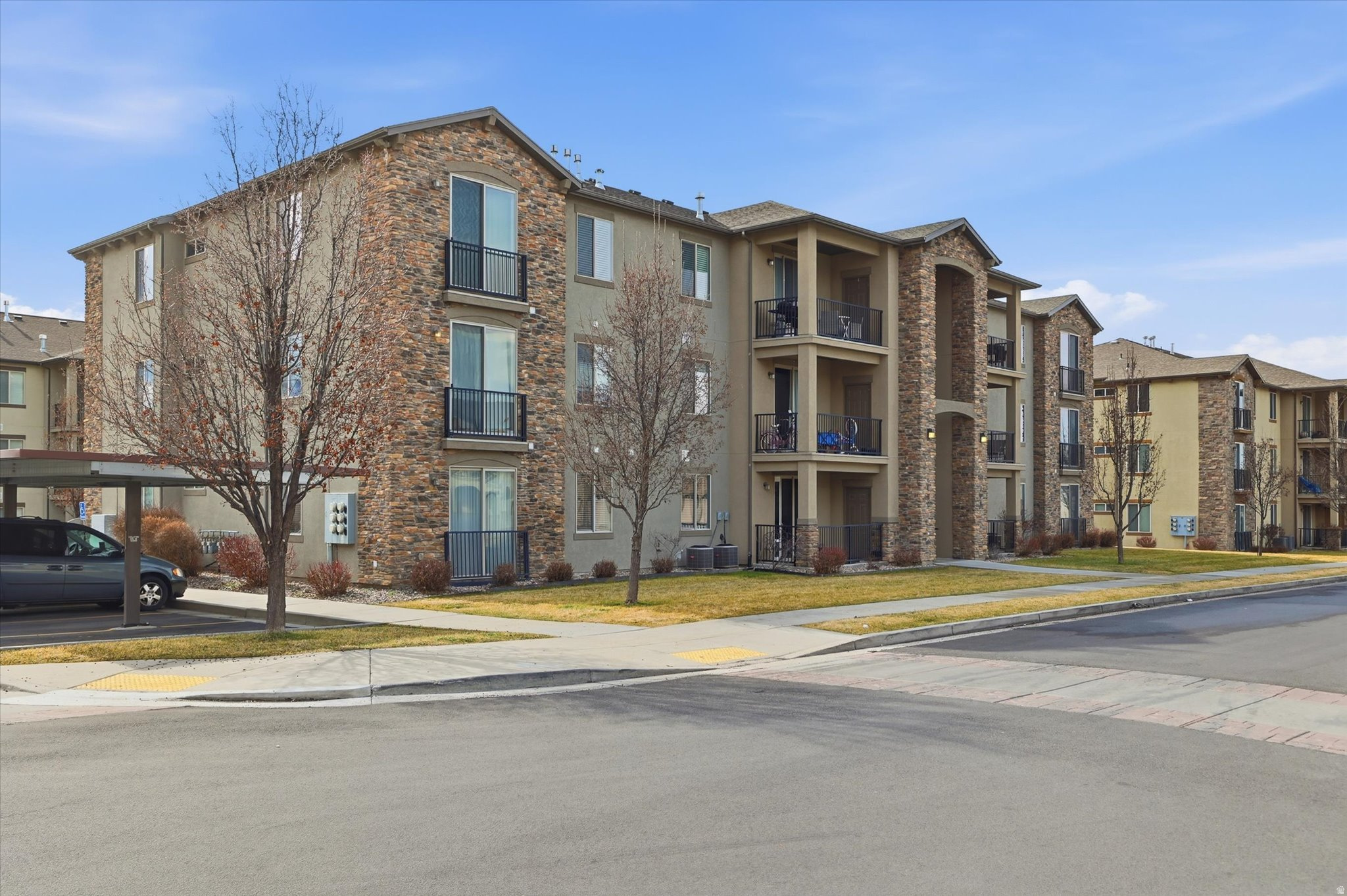 PINEAE VILLAGE - Residential