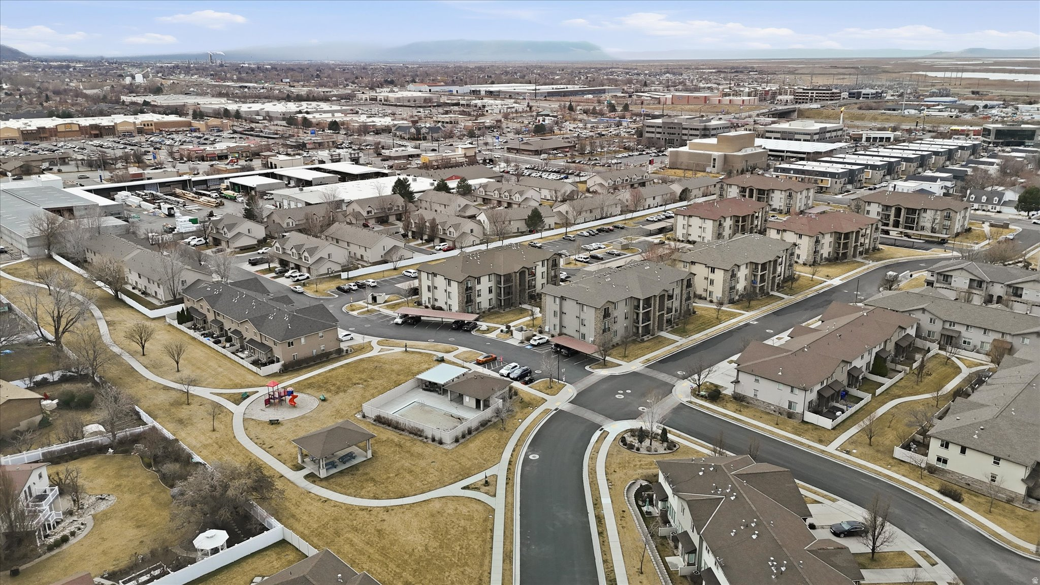 PINEAE VILLAGE - Residential