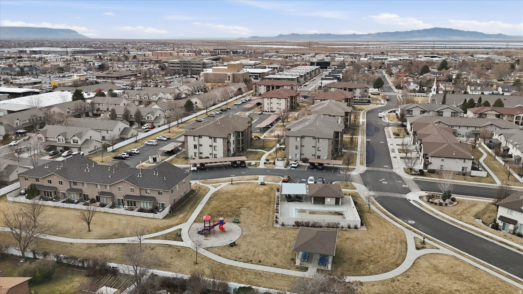 PINEAE VILLAGE - Residential