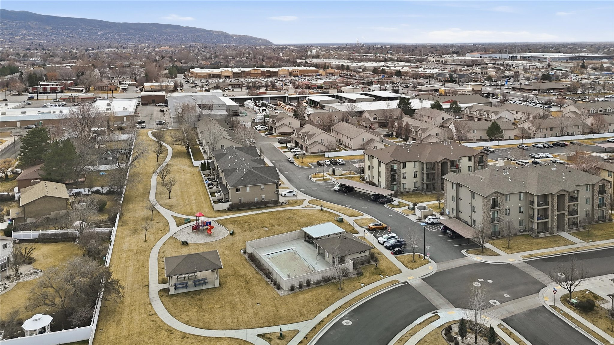 PINEAE VILLAGE - Residential