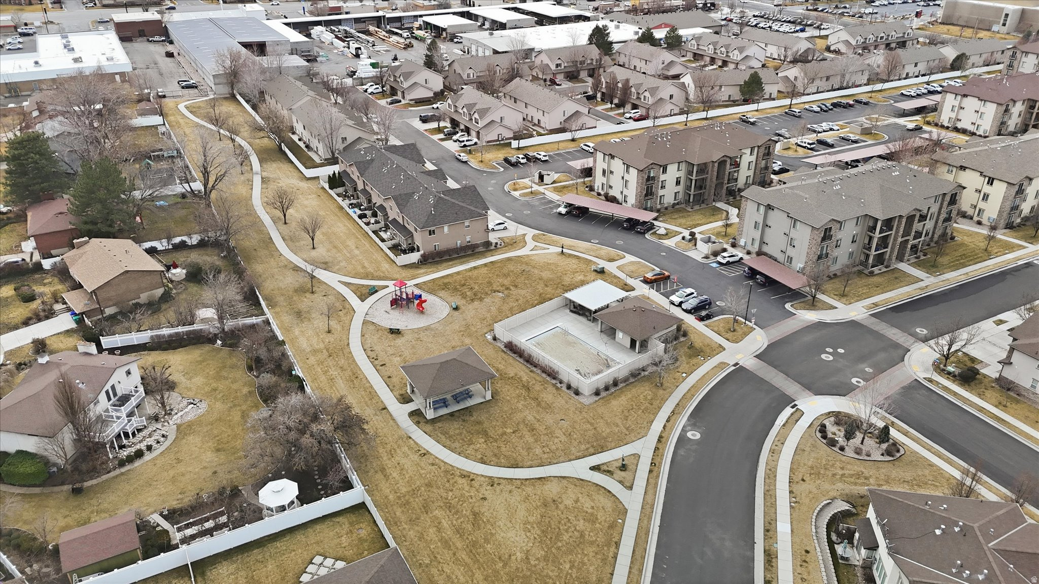 PINEAE VILLAGE - Residential