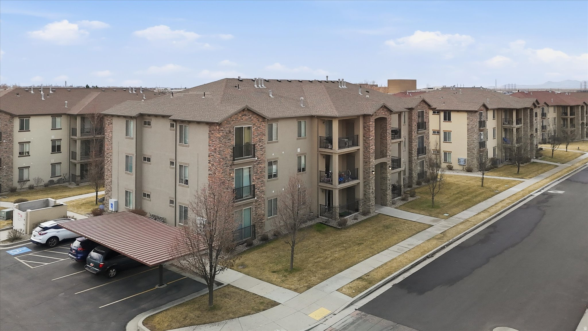 PINEAE VILLAGE - Residential