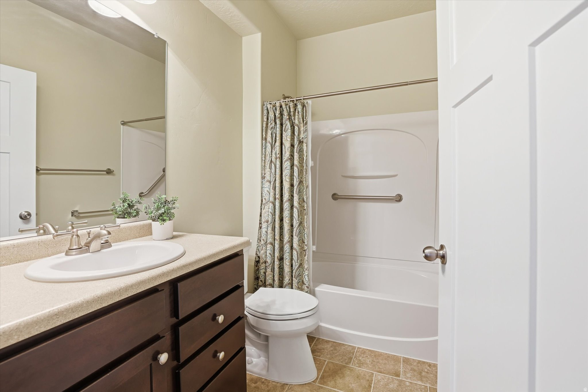 PINEAE VILLAGE - Residential