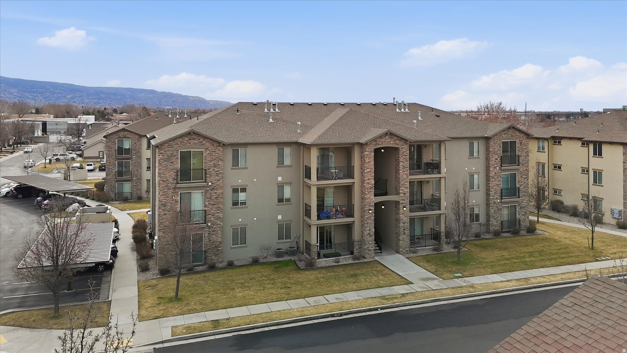 PINEAE VILLAGE - Residential