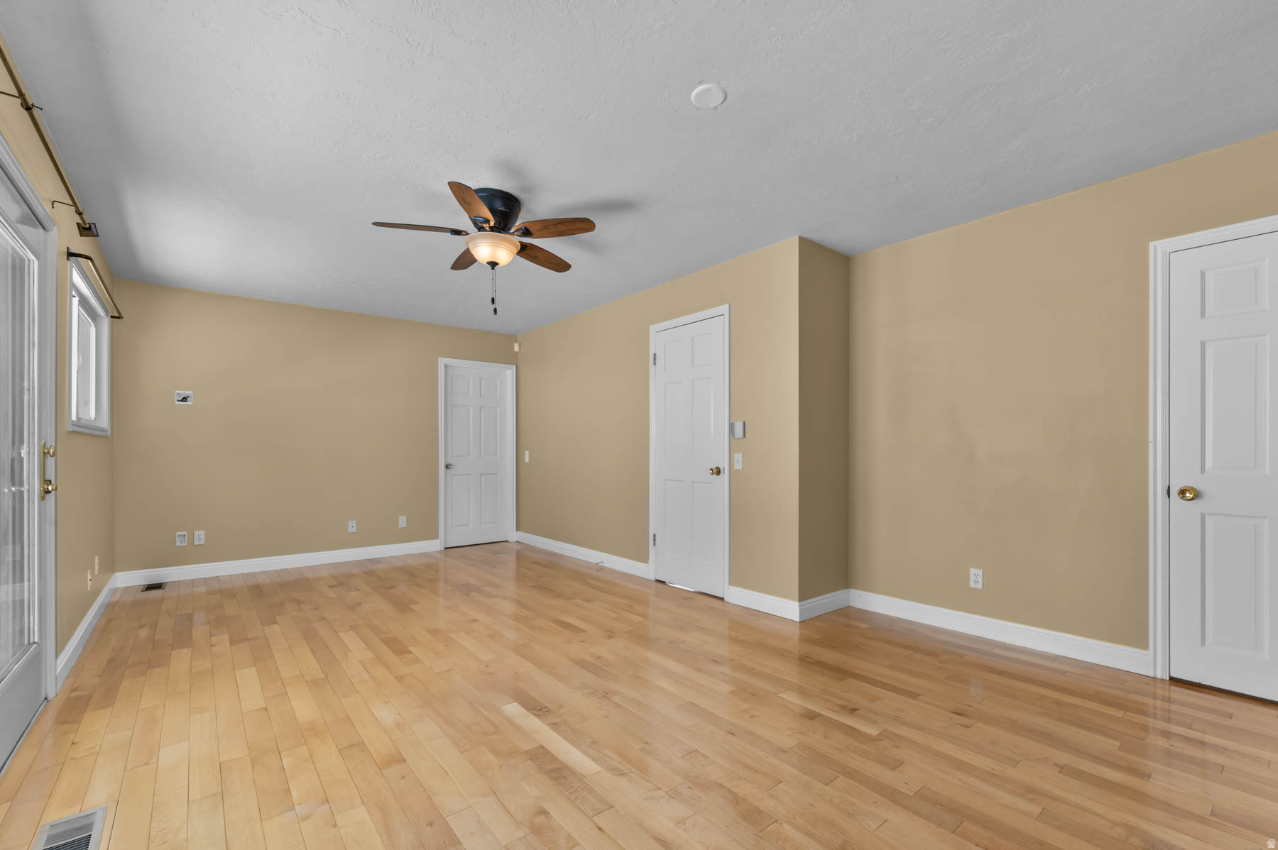 TOP OF THE WORLD - Residential