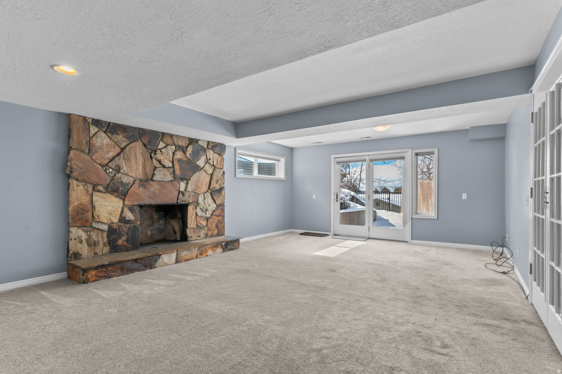 TOP OF THE WORLD - Residential