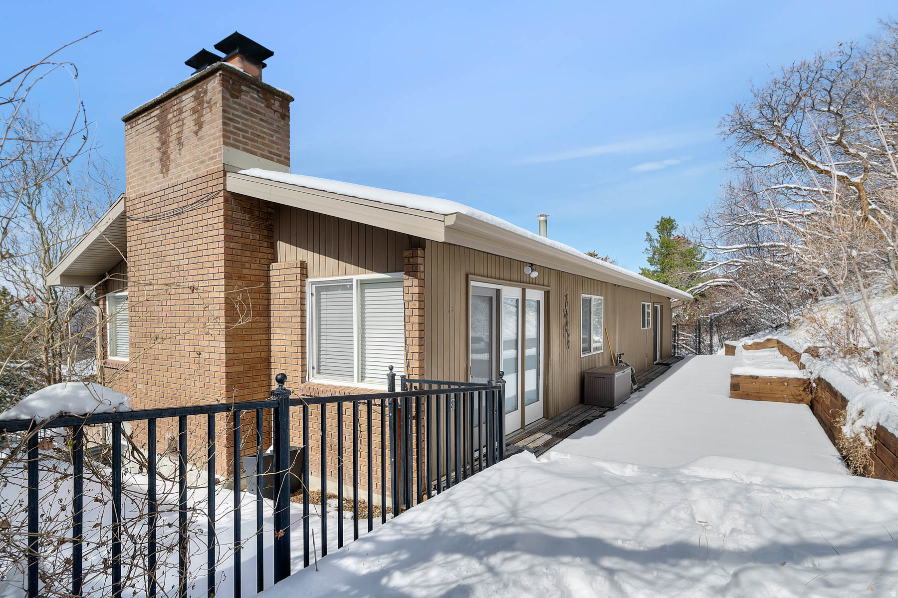 TOP OF THE WORLD - Residential