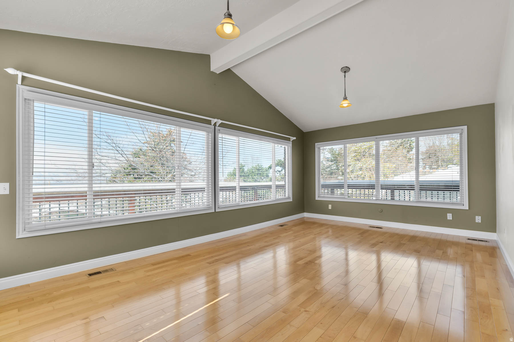 TOP OF THE WORLD - Residential