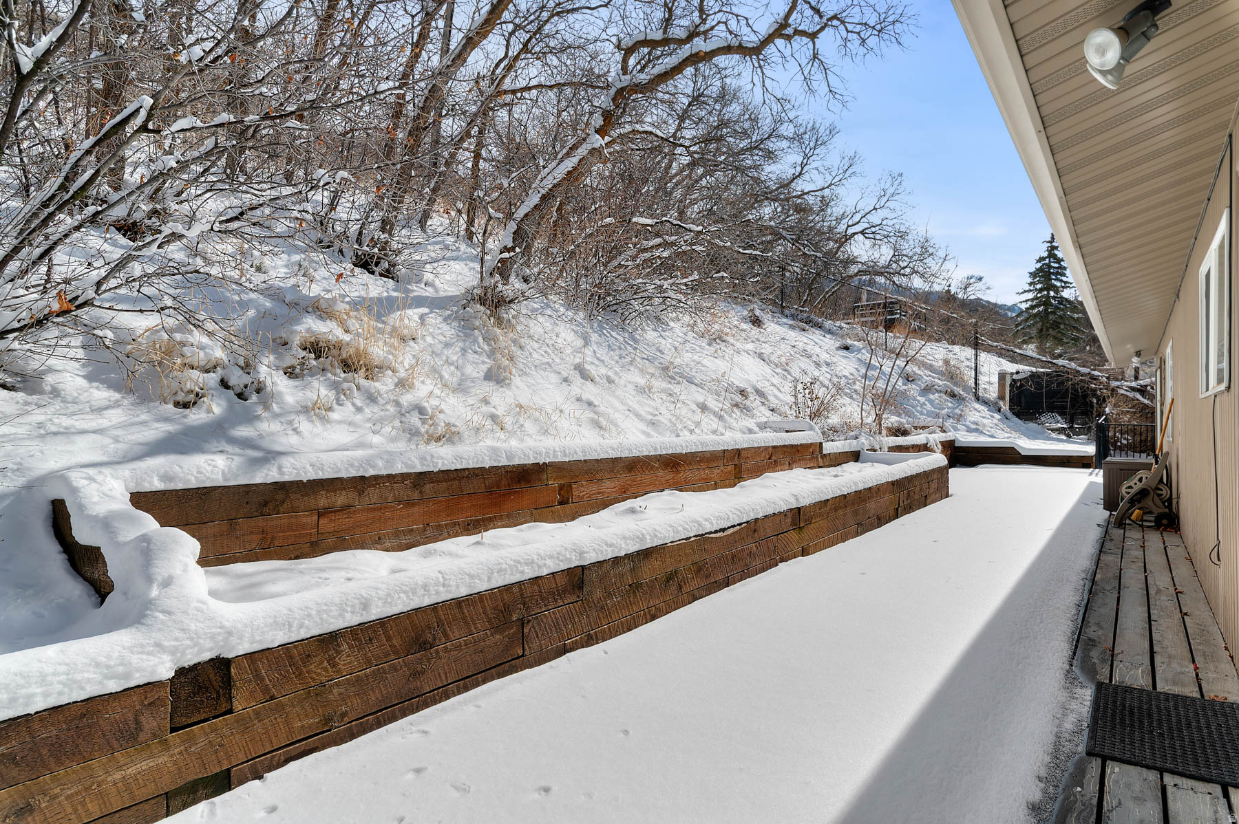 TOP OF THE WORLD - Residential