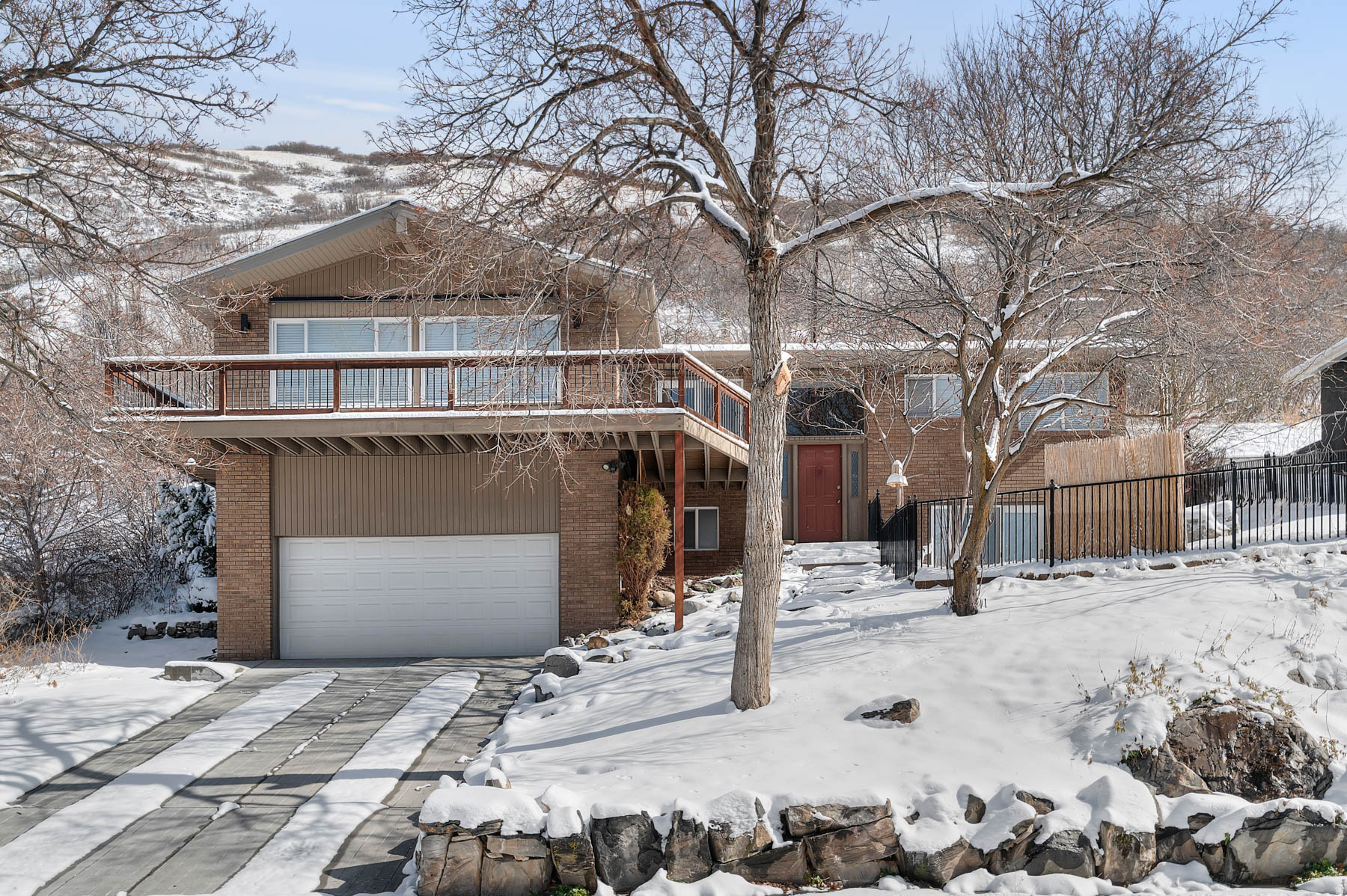 TOP OF THE WORLD - Residential