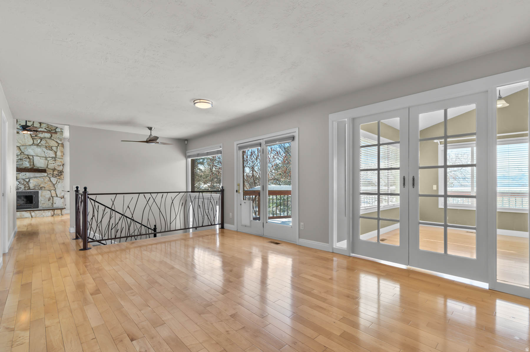 TOP OF THE WORLD - Residential