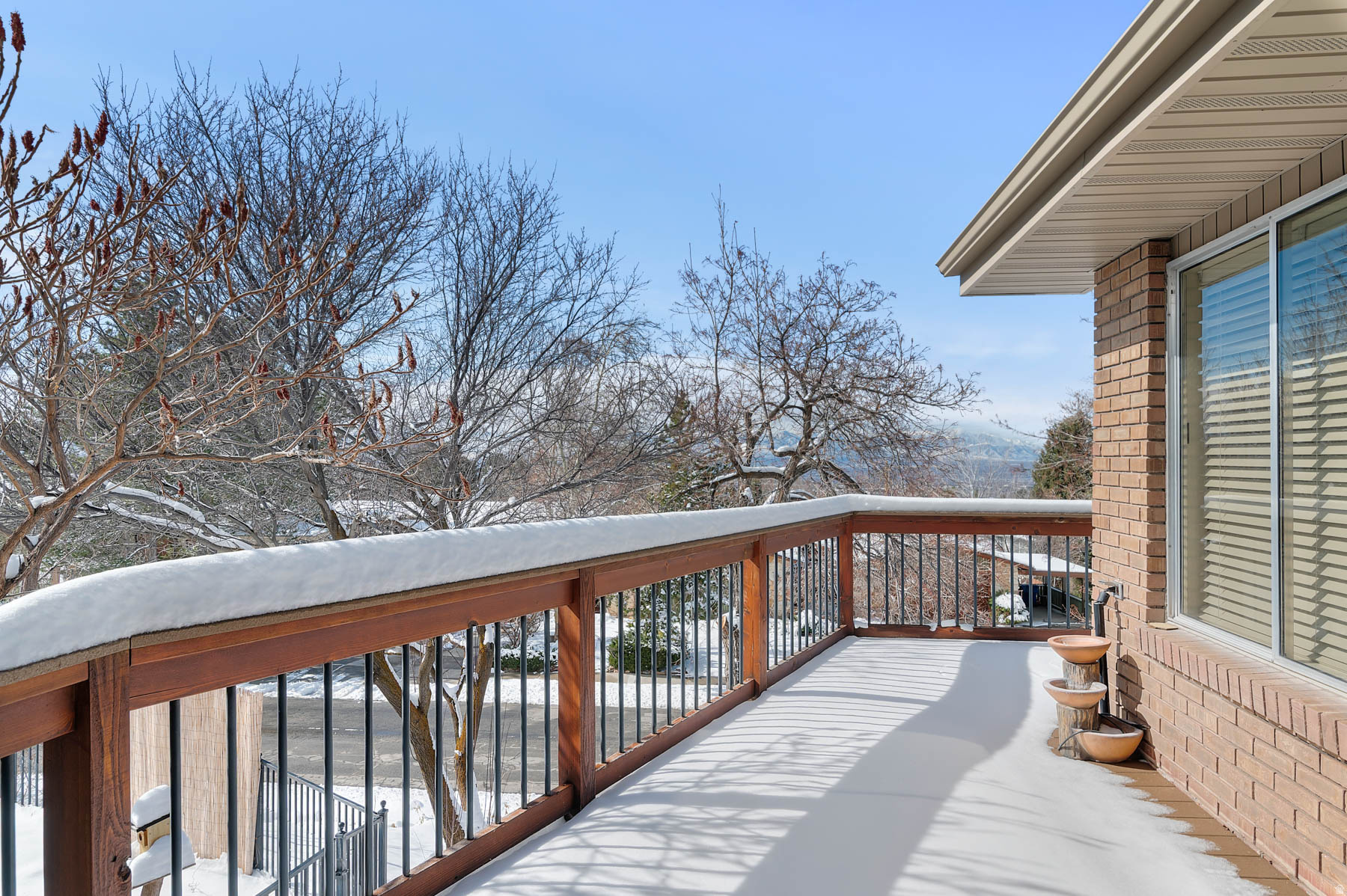 TOP OF THE WORLD - Residential