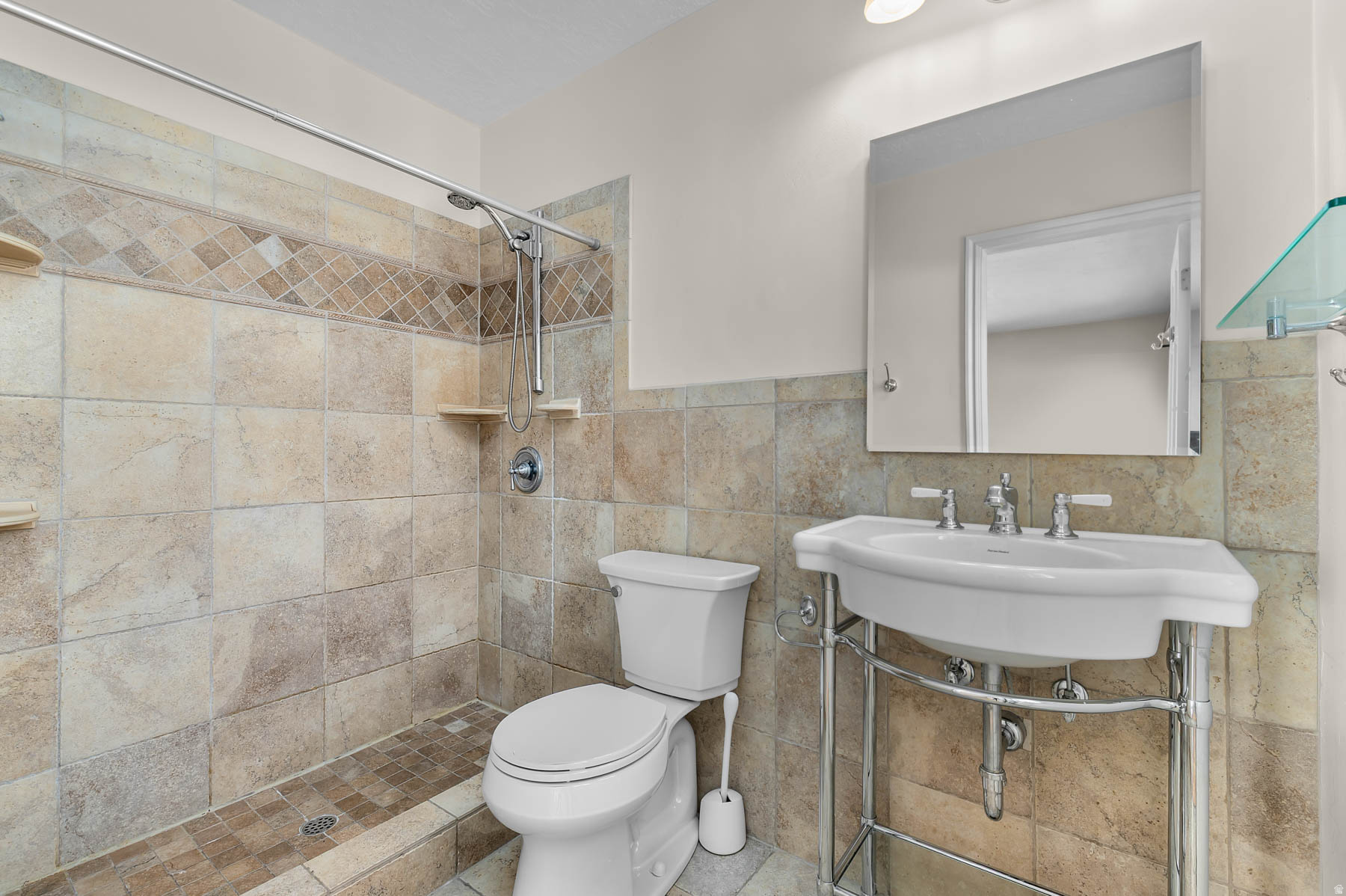 TOP OF THE WORLD - Residential