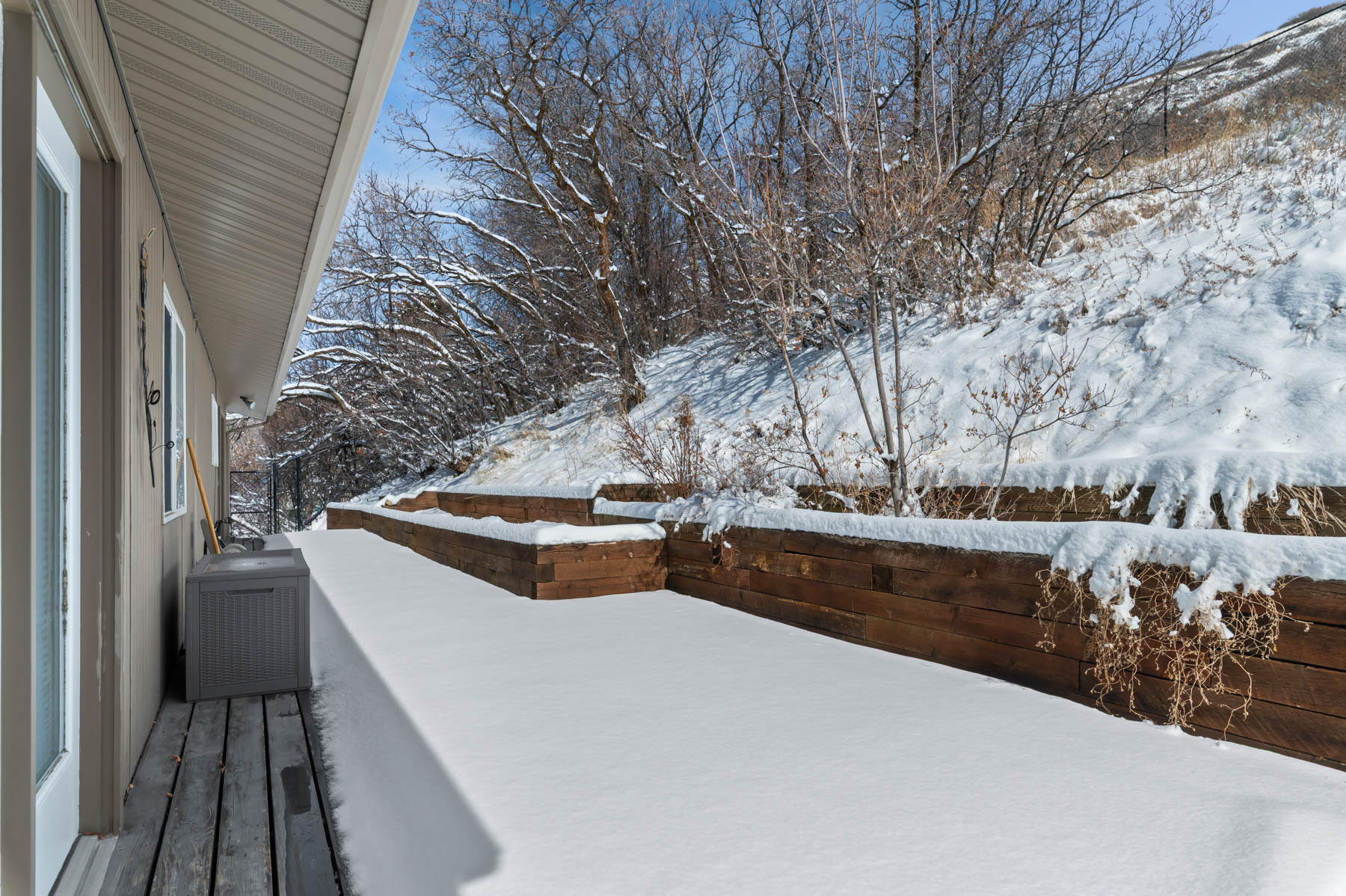 TOP OF THE WORLD - Residential