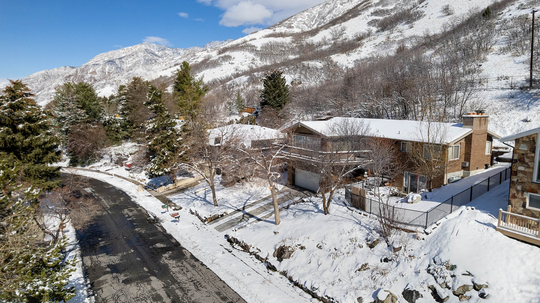 TOP OF THE WORLD - Residential