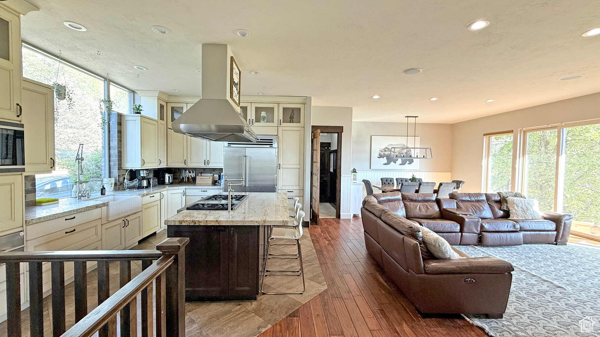 SEVEN SPRINGS - Residential