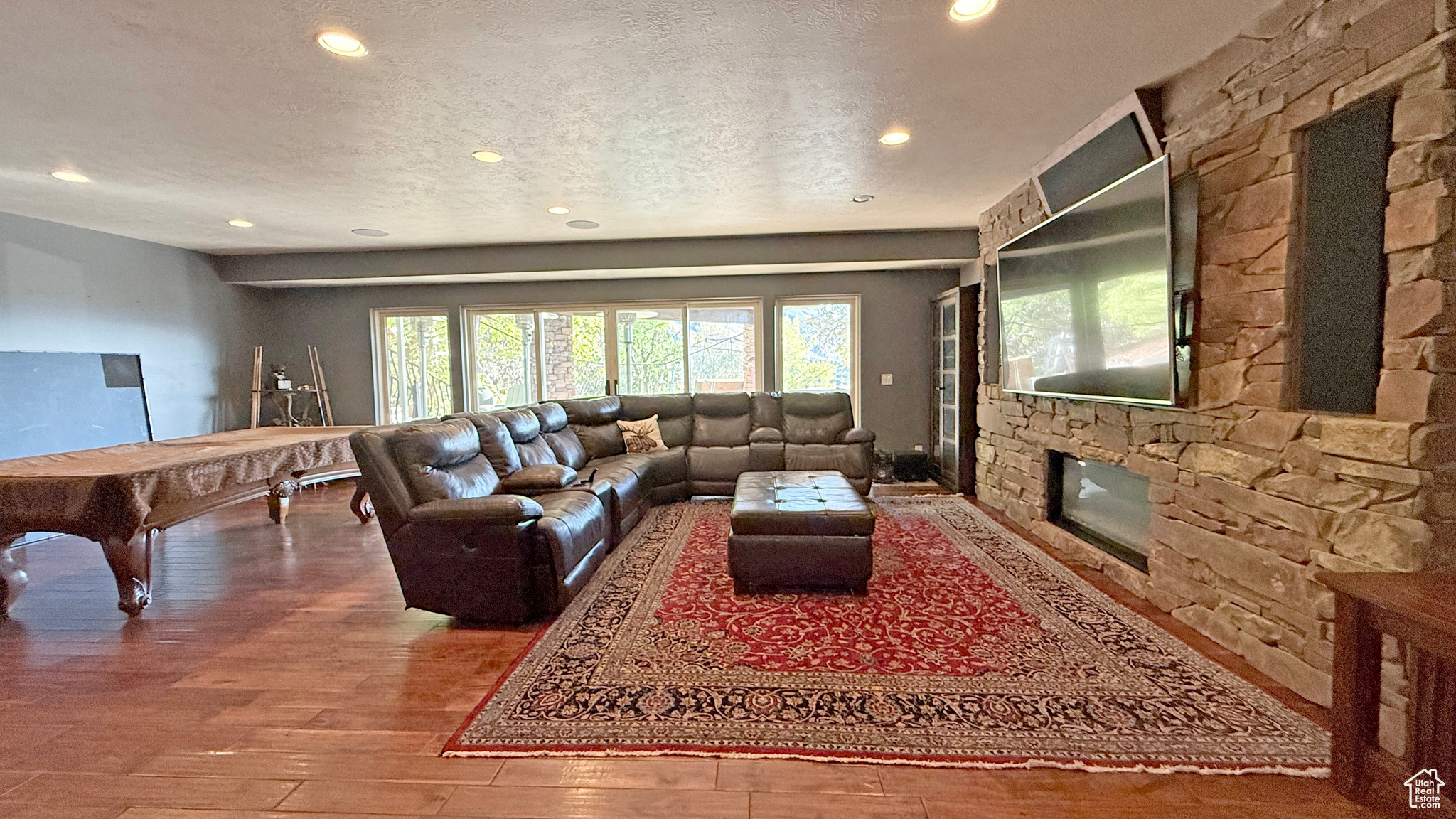 SEVEN SPRINGS - Residential