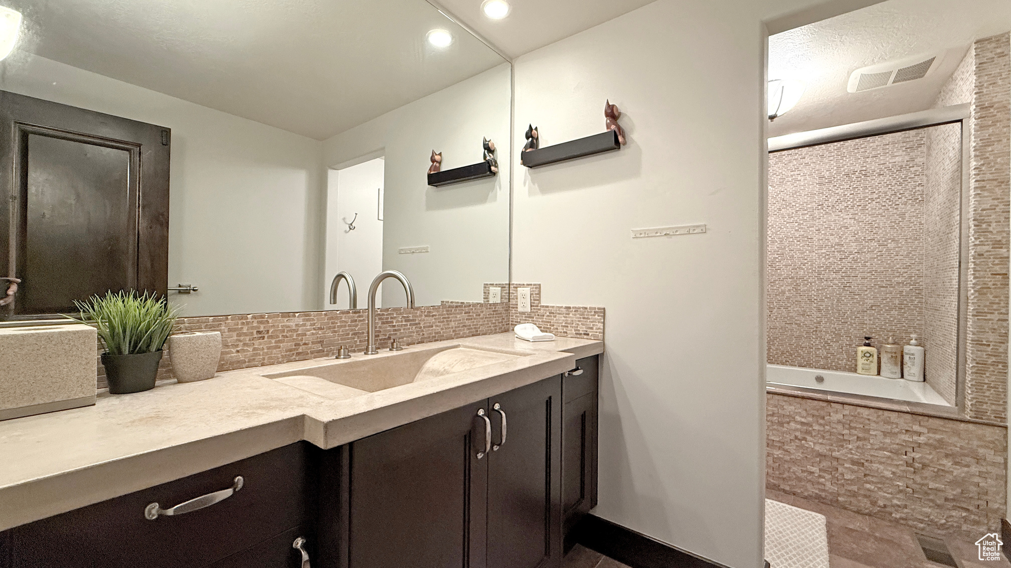 SEVEN SPRINGS - Residential