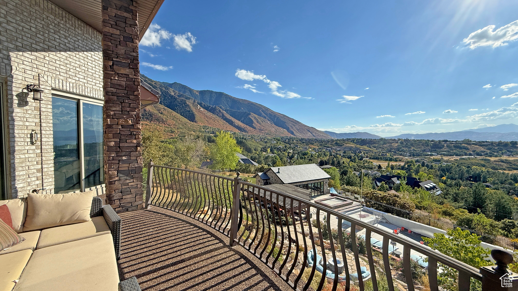 SEVEN SPRINGS - Residential