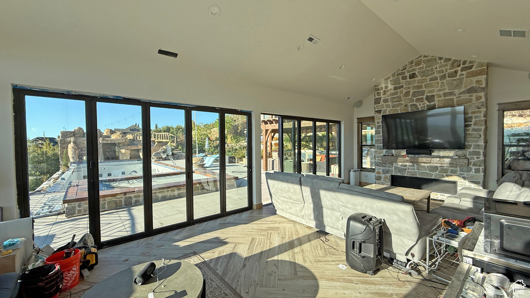 SEVEN SPRINGS - Residential