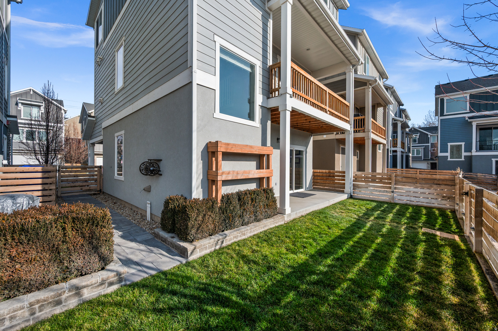 FOUNDERS POINT - Residential