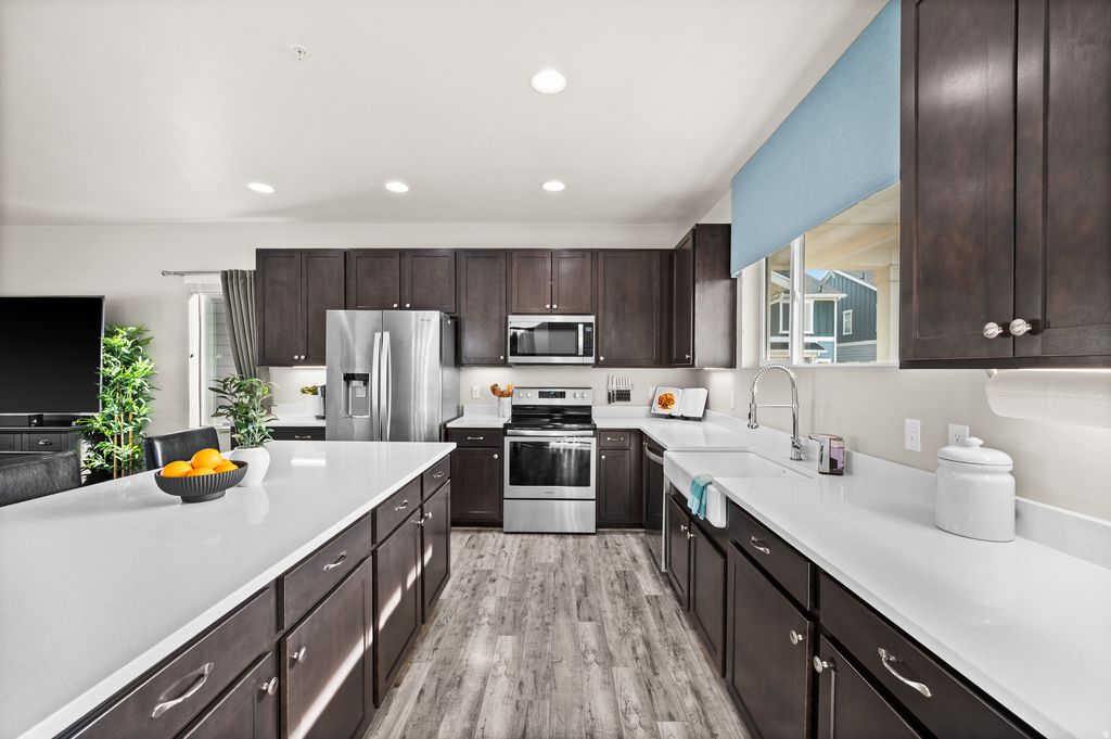 Photo of 857 W SHELTON WAY, Midvale, UT 84047 (MLS # 2140228)