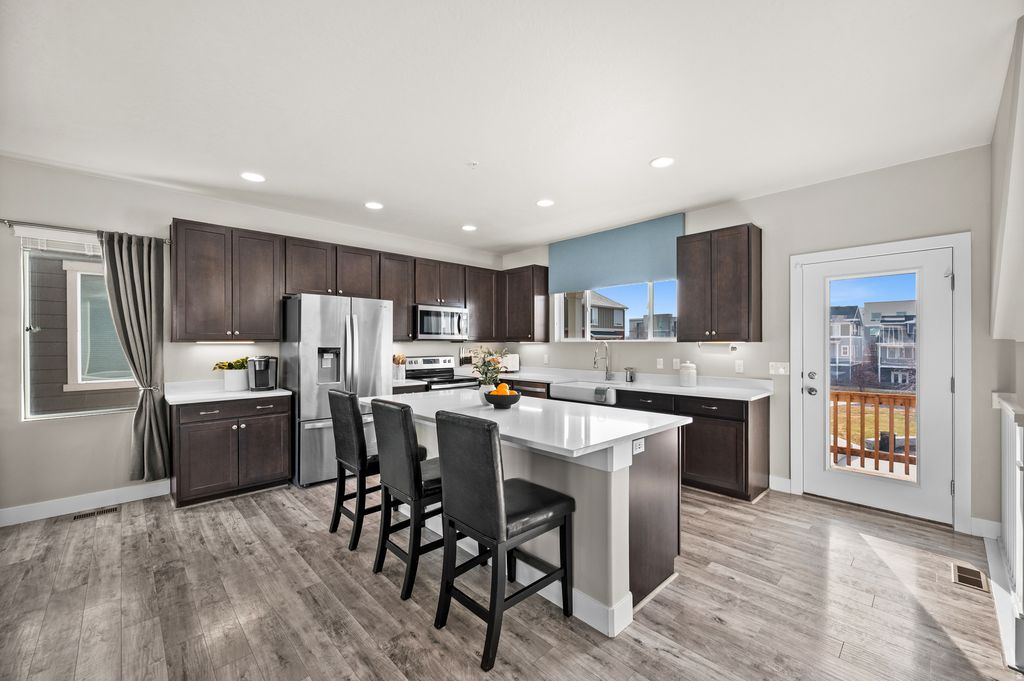 Photo of 857 W SHELTON WAY, Midvale, UT 84047 (MLS # 2140228)