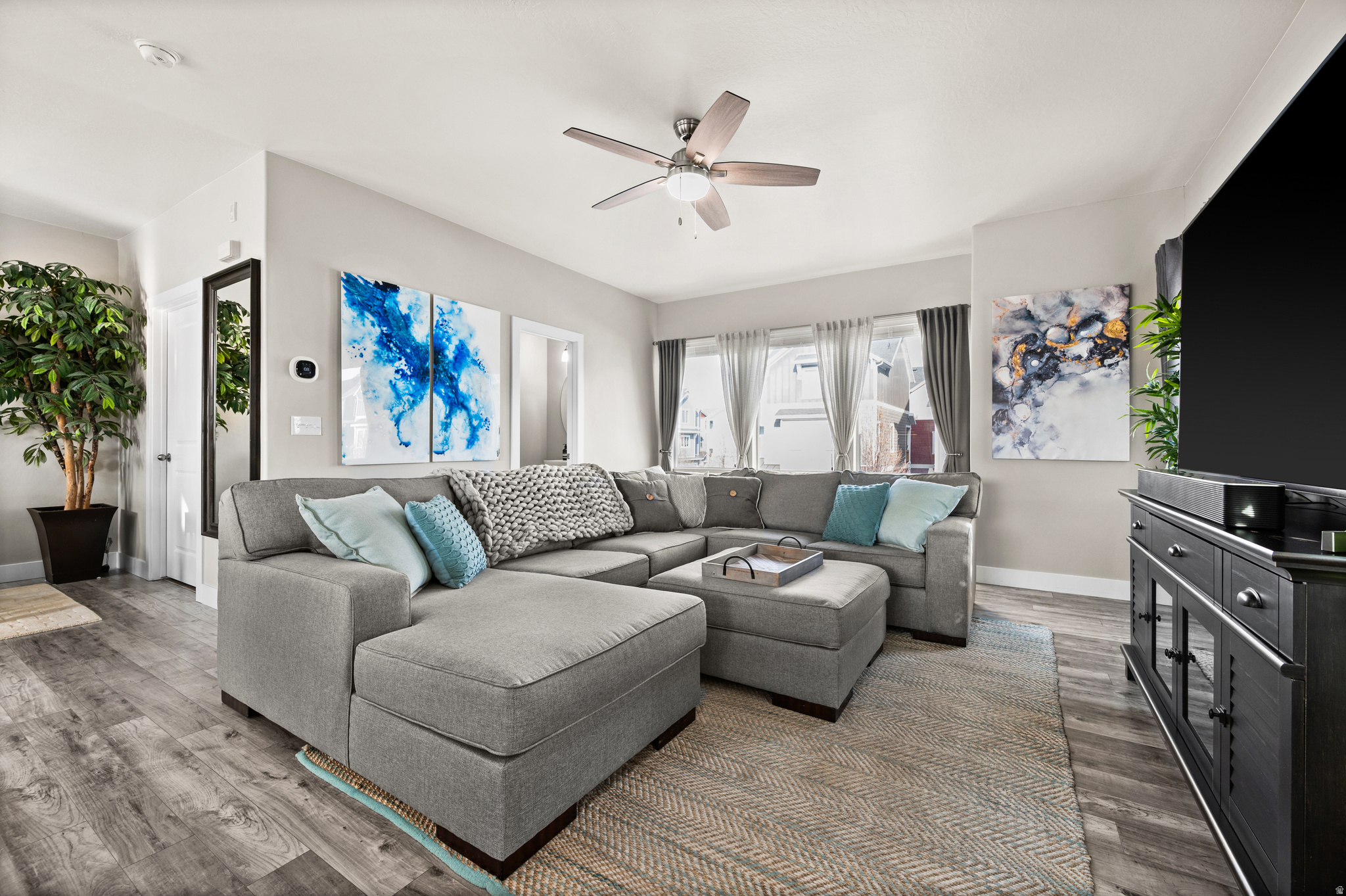 FOUNDERS POINT - Residential