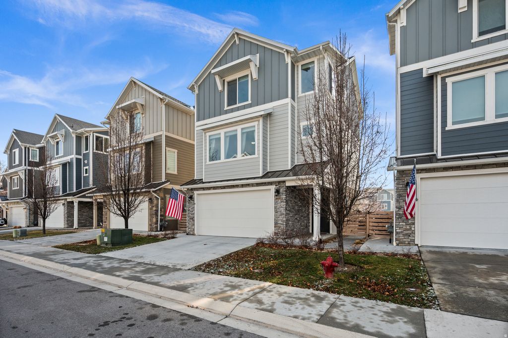 Photo of 857 W SHELTON WAY, Midvale, UT 84047 (MLS # 2140228)