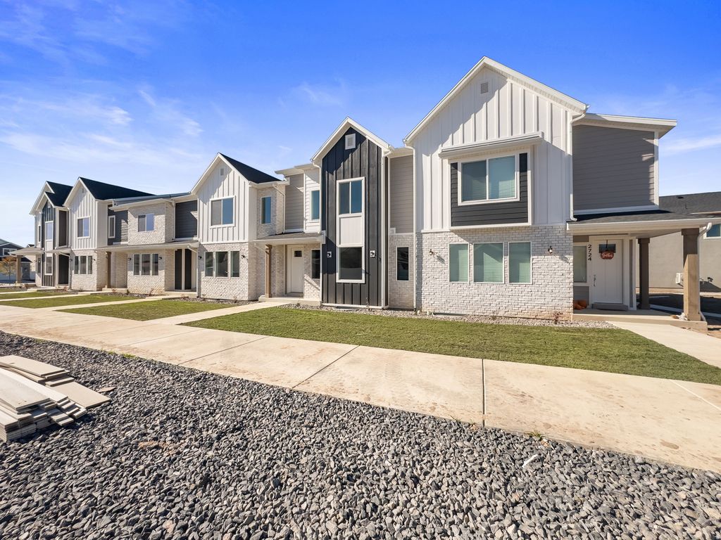 Photo of 2734 S ALLISON WAY, Syracuse, UT 84075 (MLS # 2123665)