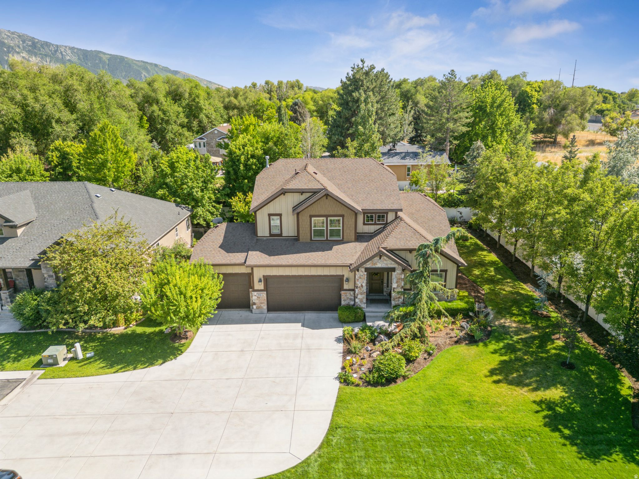 BRIDGES ON VINE PUD - Residential