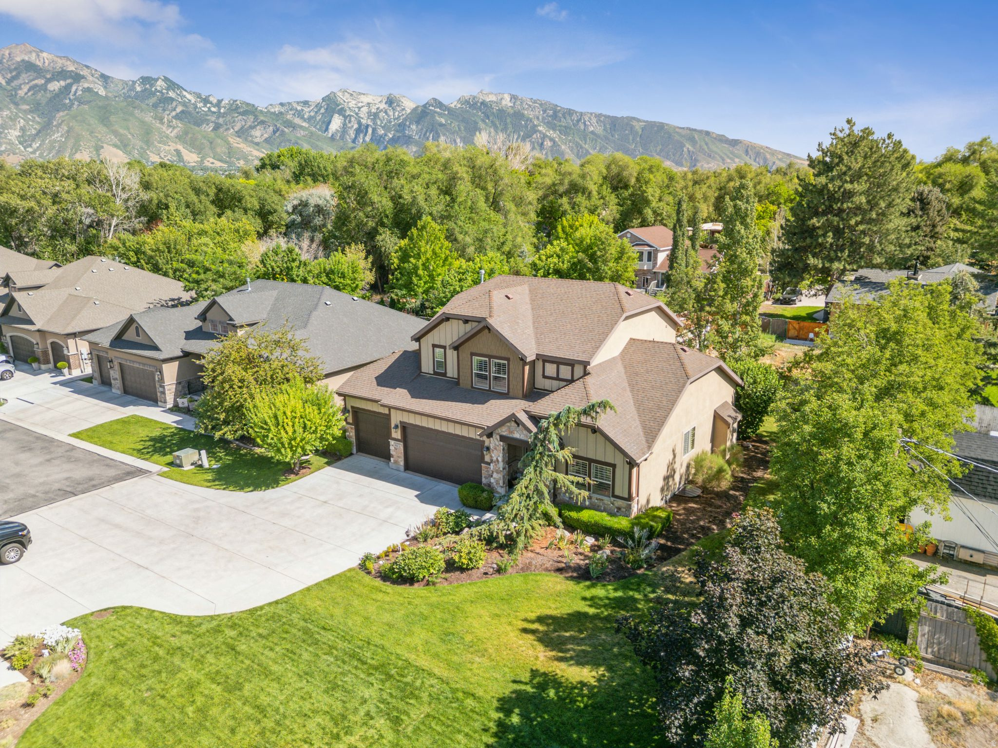 BRIDGES ON VINE PUD - Residential