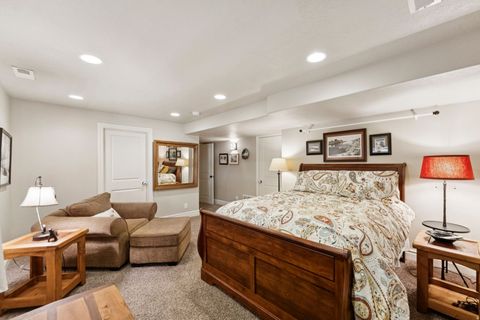 Tiny photo for 952 E BRIDGES CT, Murray, UT 84121 (MLS # 2139619)