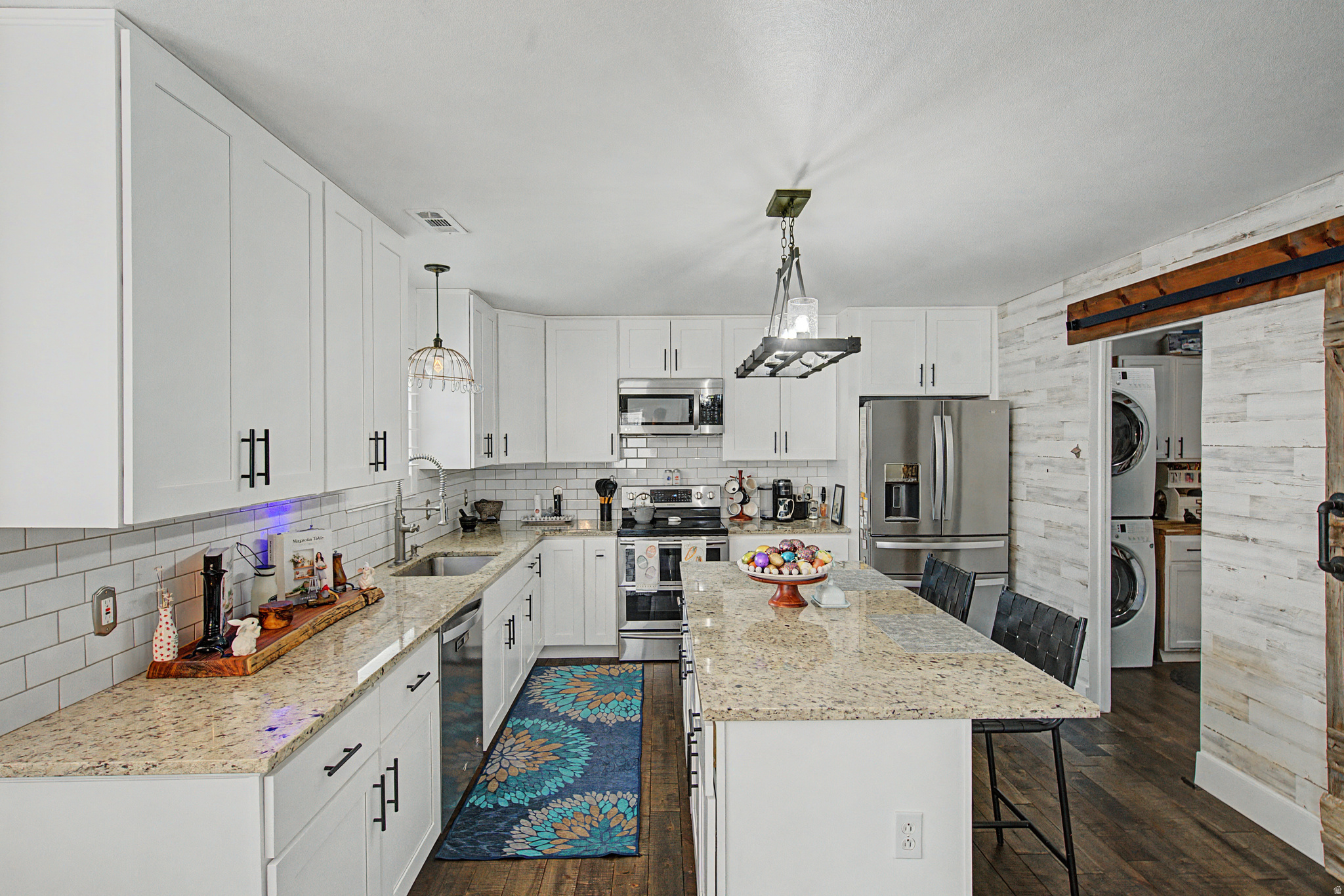 BENNY ESTATES - Residential