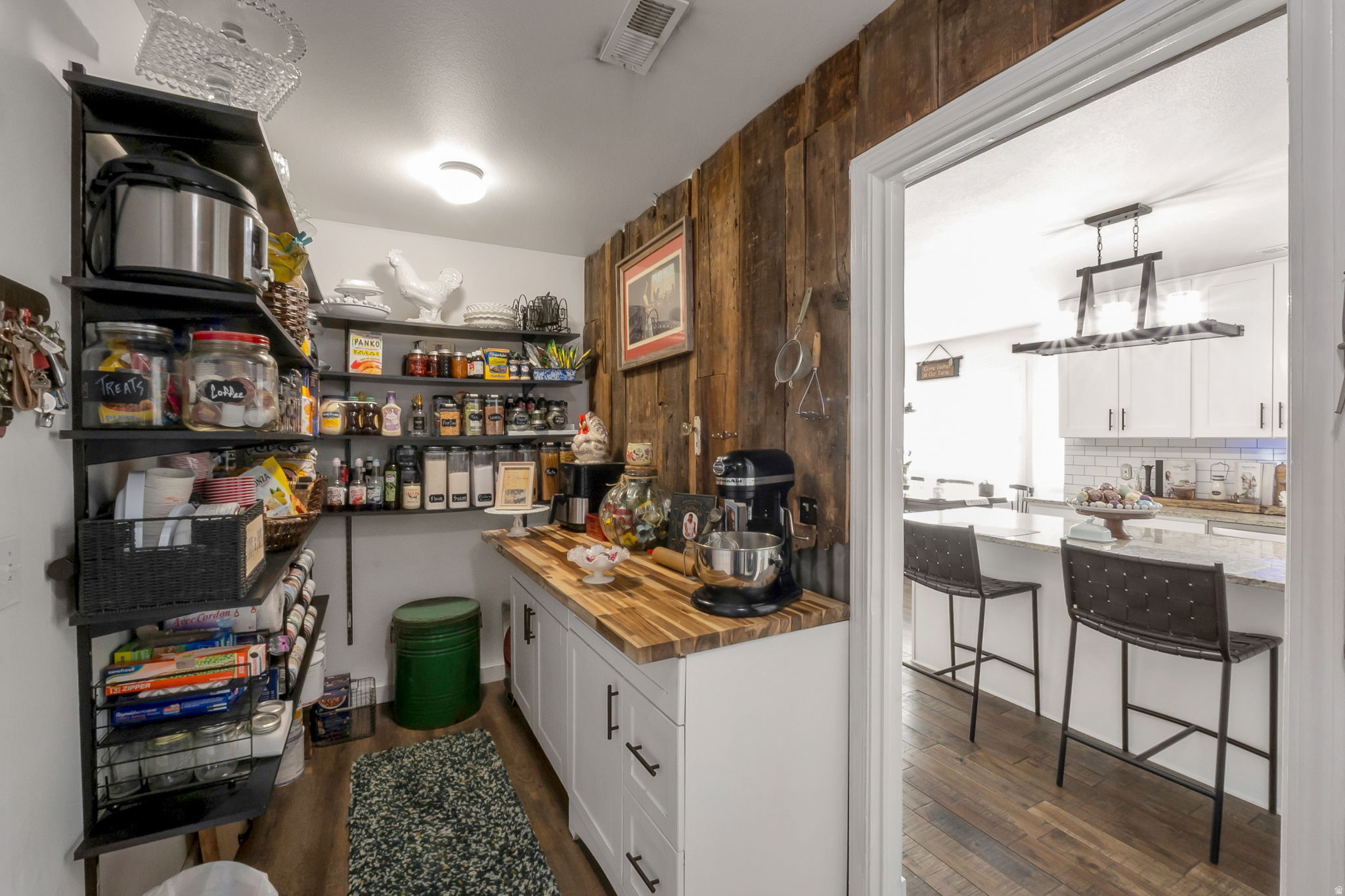 BENNY ESTATES - Residential