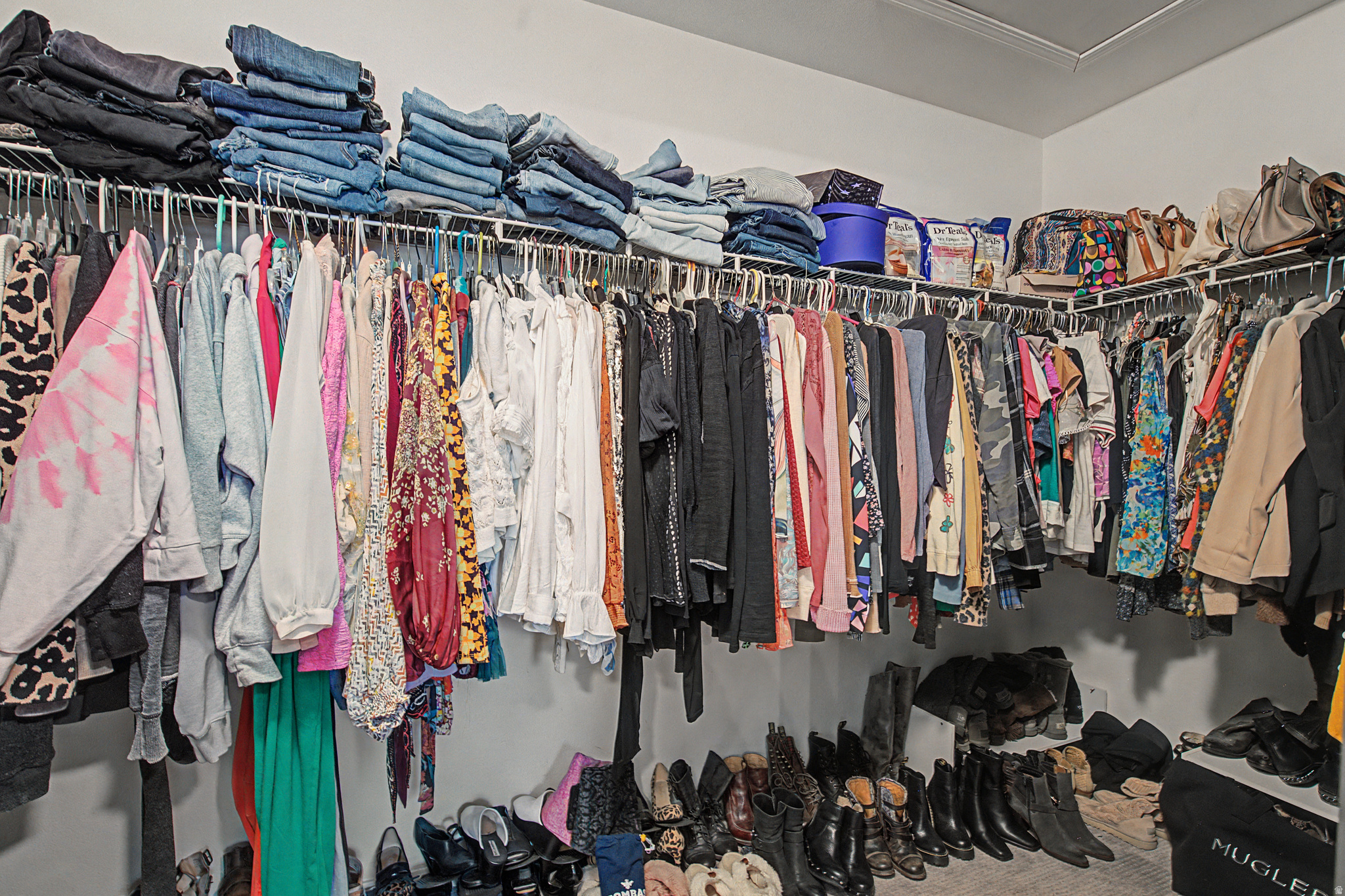 BENNY ESTATES - Residential