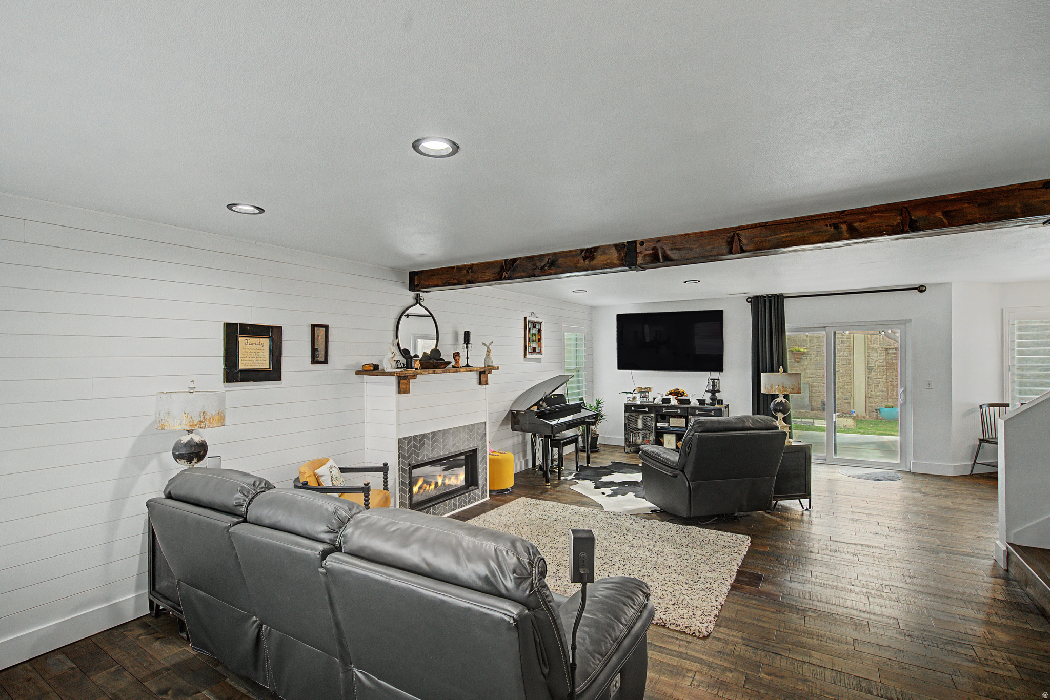 BENNY ESTATES - Residential