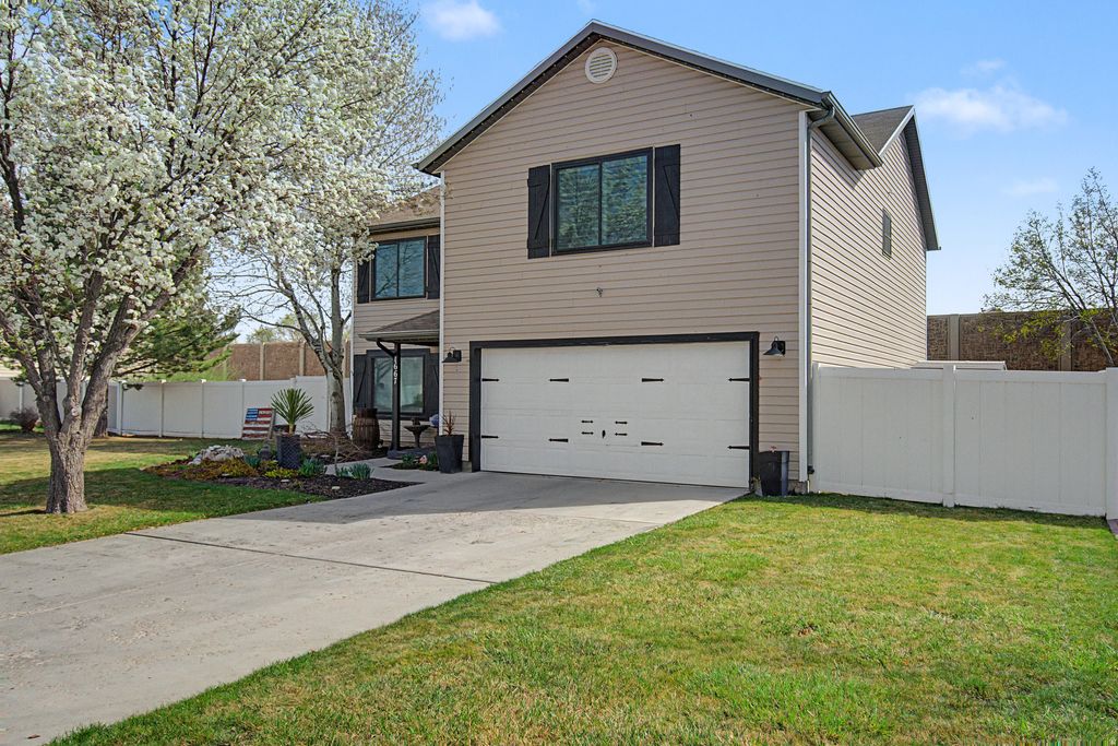 Photo of 1667 W 900 S S, Lehi, UT 84043 (MLS # 2146017)