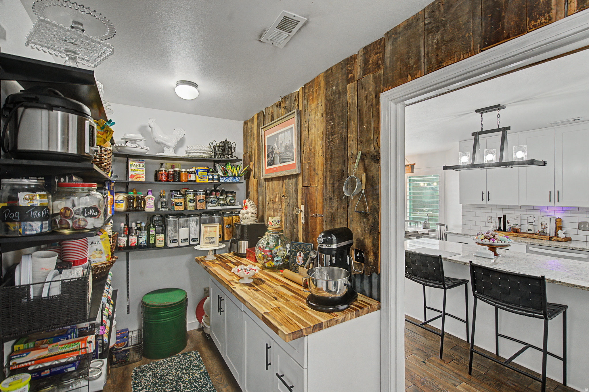 BENNY ESTATES - Residential