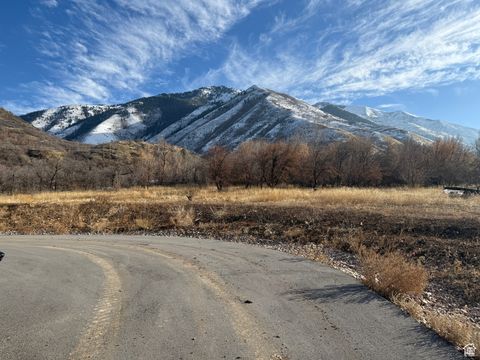 MLS: 2054308