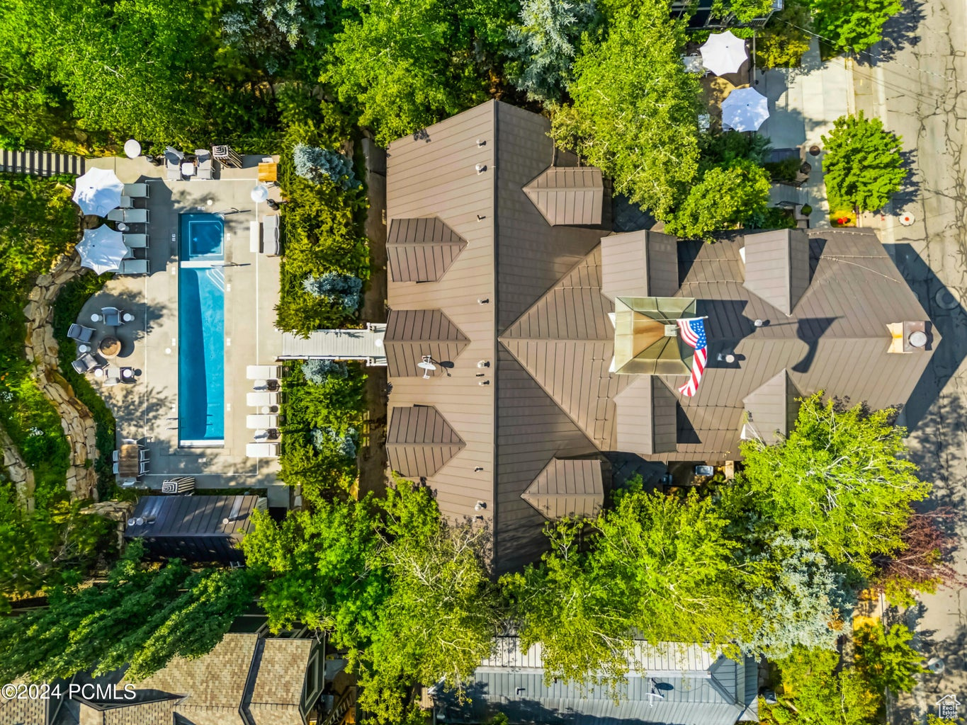 WASHINGTON SCHOOL INN REPLAT - Commercial Sale