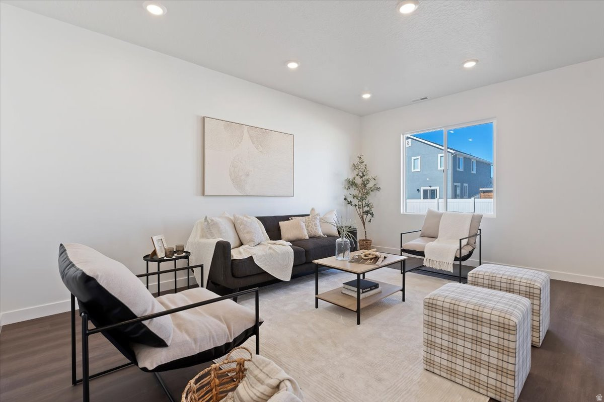 EAGLE VILLAGE - Residential