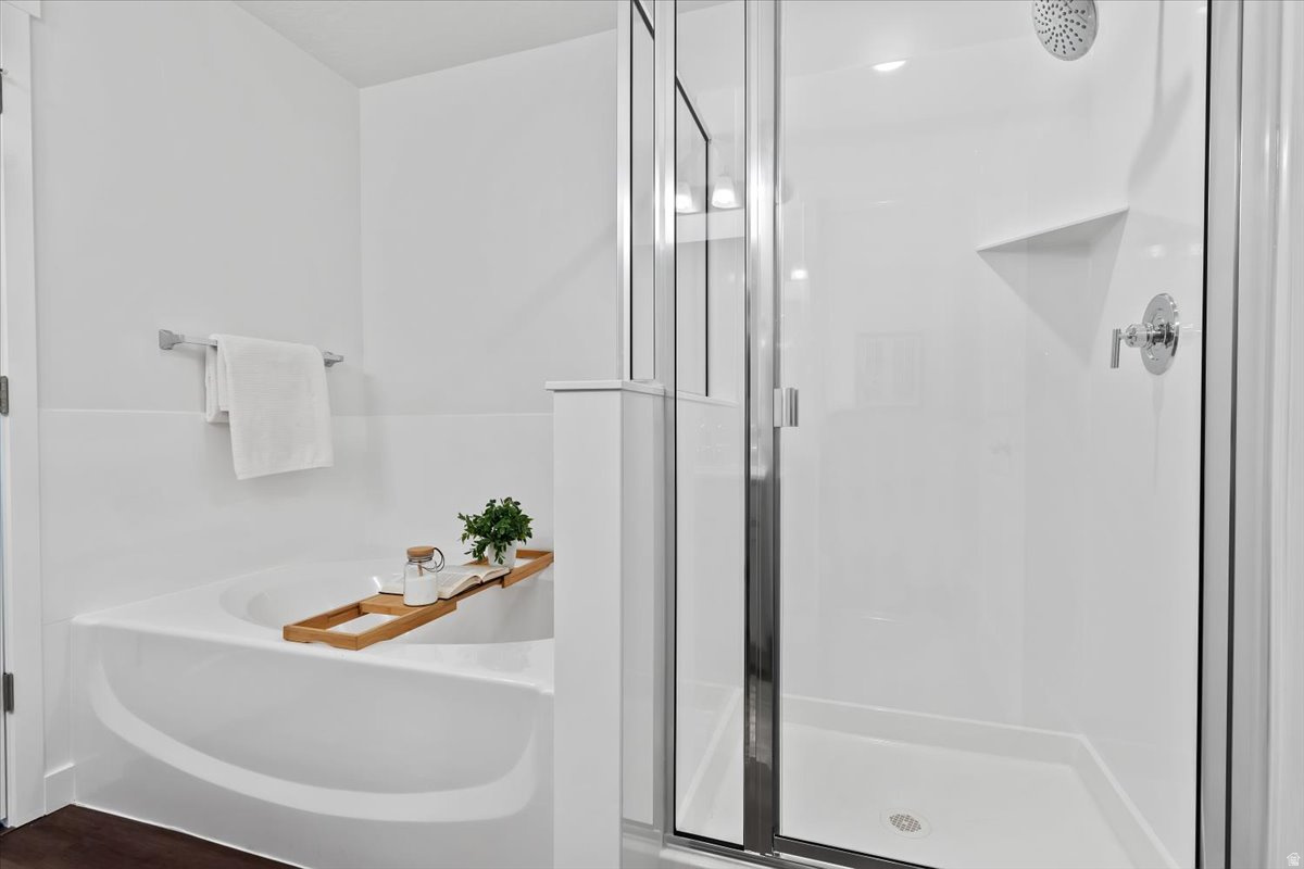 EAGLE VILLAGE - Residential