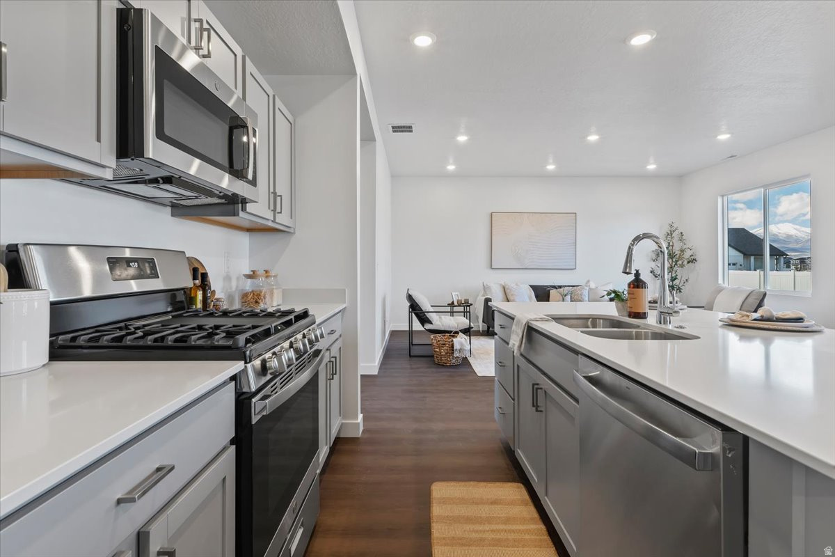 EAGLE VILLAGE - Residential