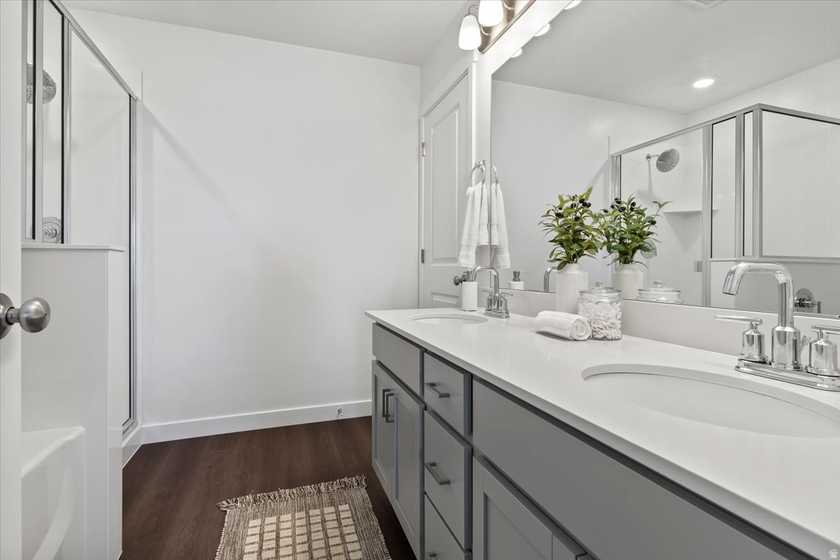 EAGLE VILLAGE - Residential