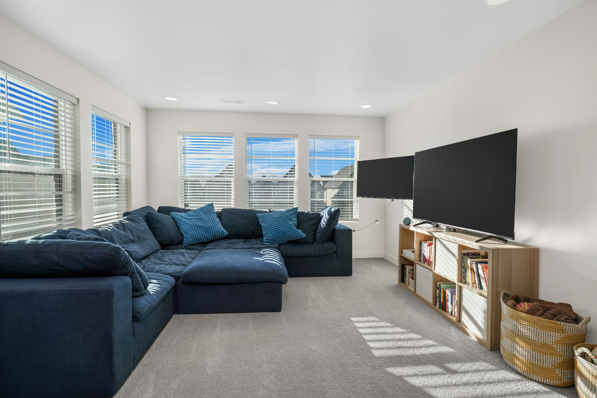 IVORY HOMES PARKVIEW COTTAGES - Residential