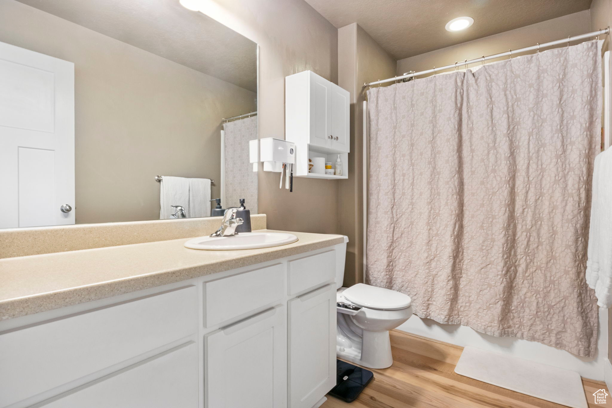 Springville, Utah 84663, United States, 3 Bedrooms Bedrooms, ,2 BathroomsBathrooms,Residential,Active,105402