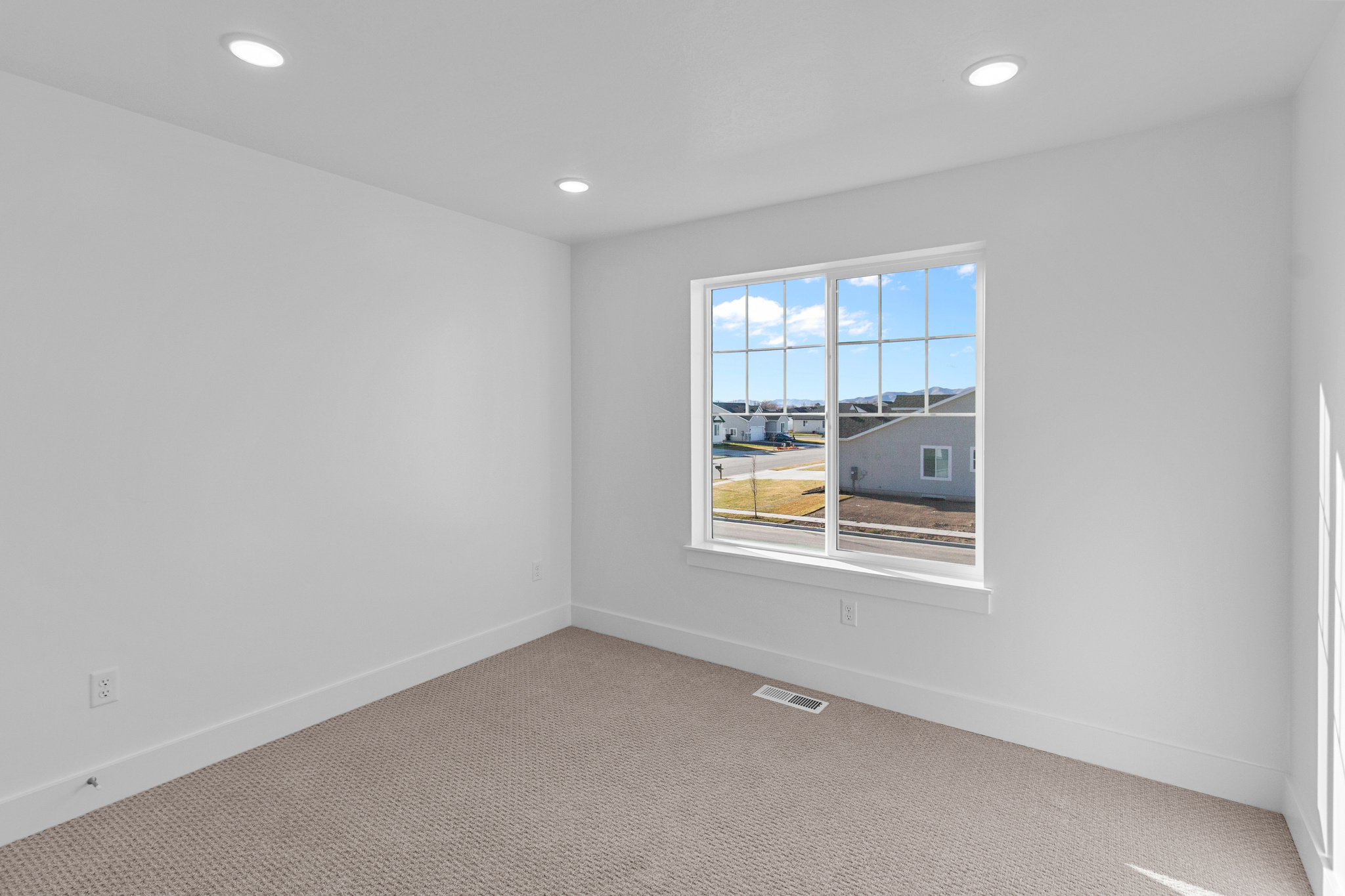 RIVER'S EDGE - Residential